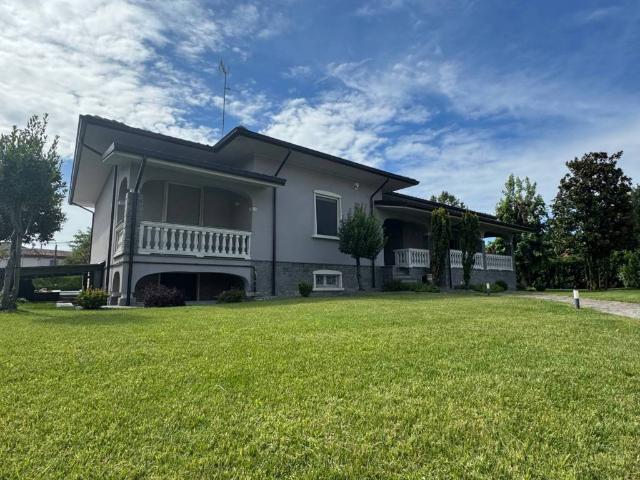 Villa in vendita a Gossolengo PC