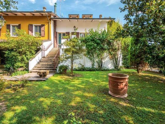 Villa in vendita a Gattatico RE