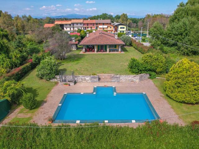 Villa in vendita a Gattico Veruno
