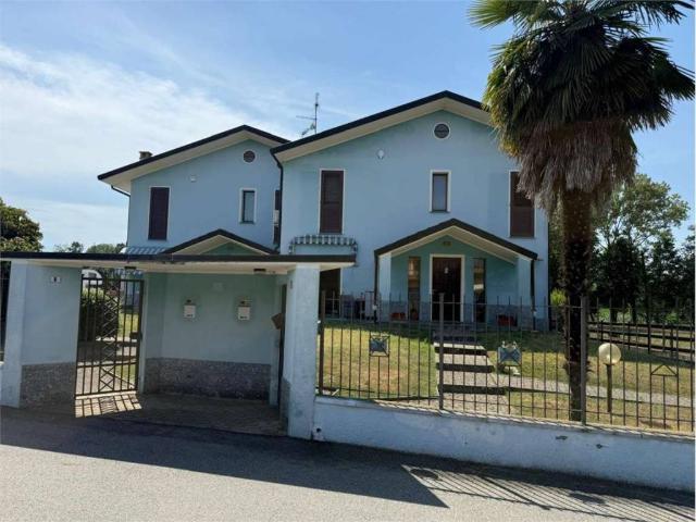 Villa in vendita a Gattico Veruno NO