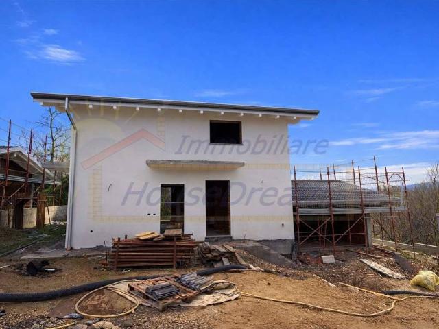 Villa in vendita a Gattico Veruno NO