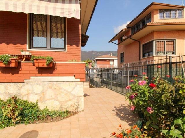 Villa in vendita a Gavardo BS