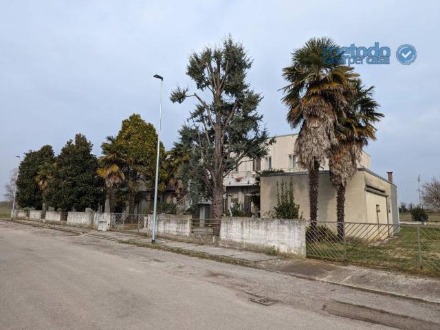 Villa in vendita a Gavello RO