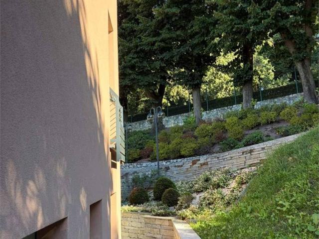 Villa in vendita a Gavirate VA
