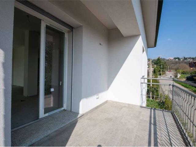 Villa in vendita a Gavirate VA