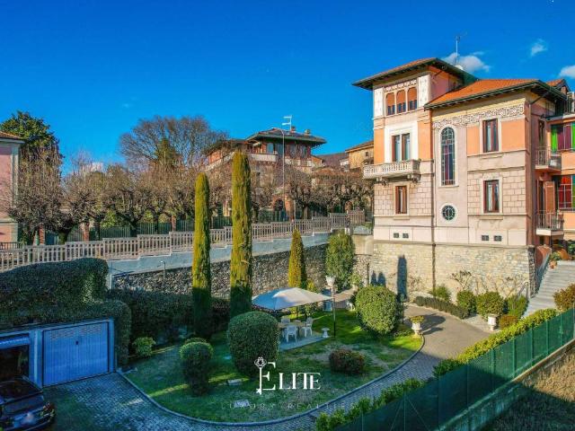 Villa in vendita a Gavirate VA