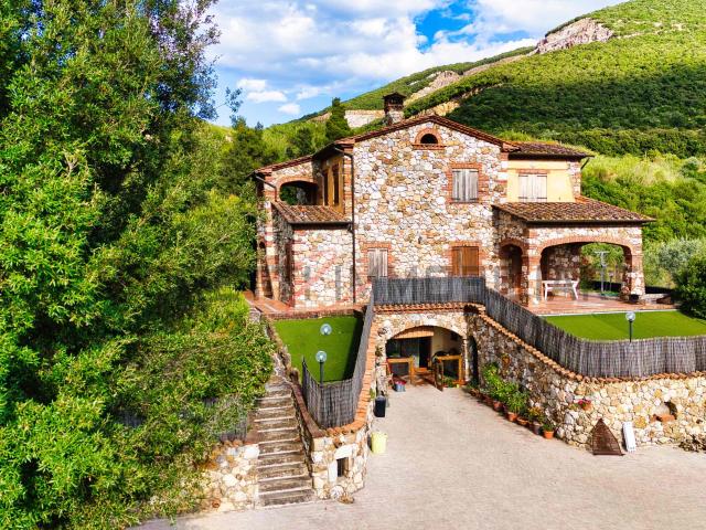 Villa in vendita a Gavorrano