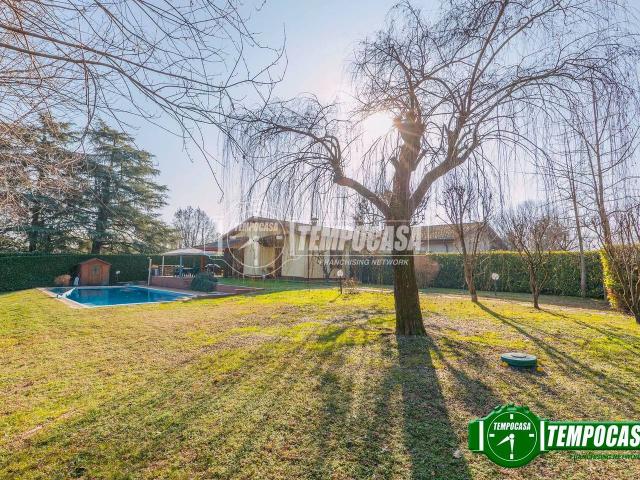 Villa in vendita a Gazzola
