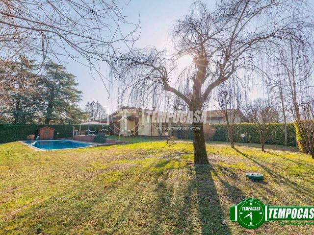 Villa in vendita a Gazzola PC