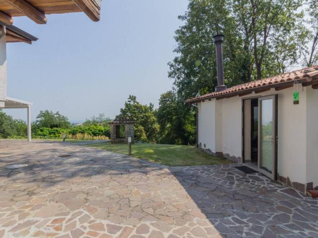 Villa in vendita a Gazzola PC