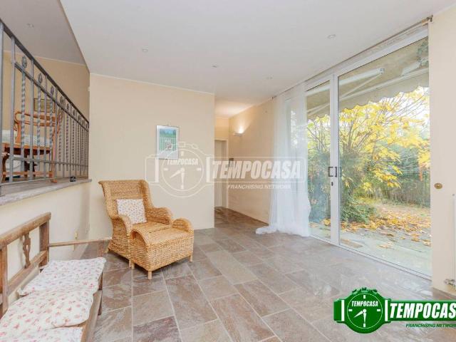 Villa in vendita a Gazzola PC