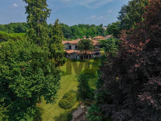 Villa in vendita a Gazzada Schianno VA