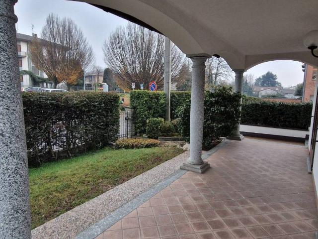 Villa in vendita a Gazzada Schianno VA