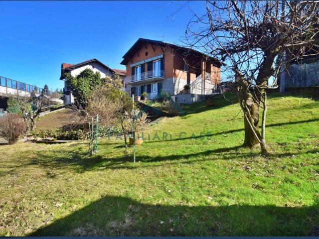 Villa in vendita a Gazzada Schianno VA