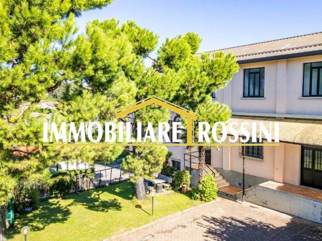 Villa in vendita a Gazzada Schianno VA