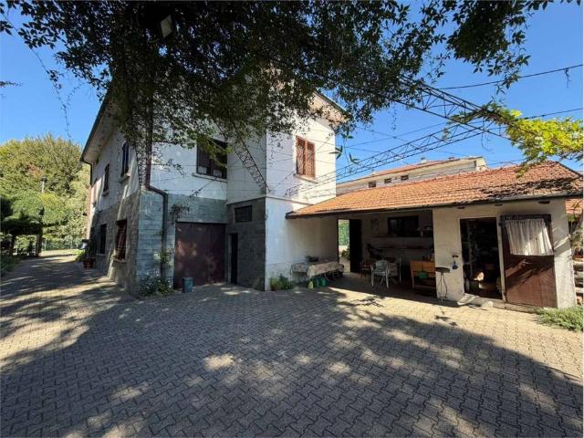 Villa in vendita a Gazzada Schianno VA