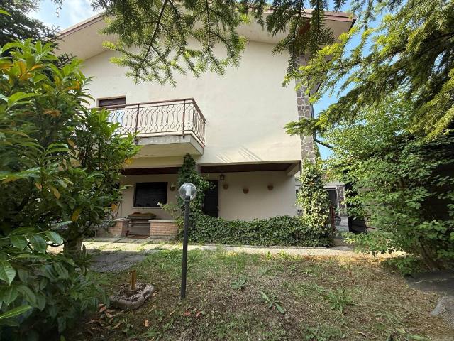 Villa in vendita a Gaggio Montano BO