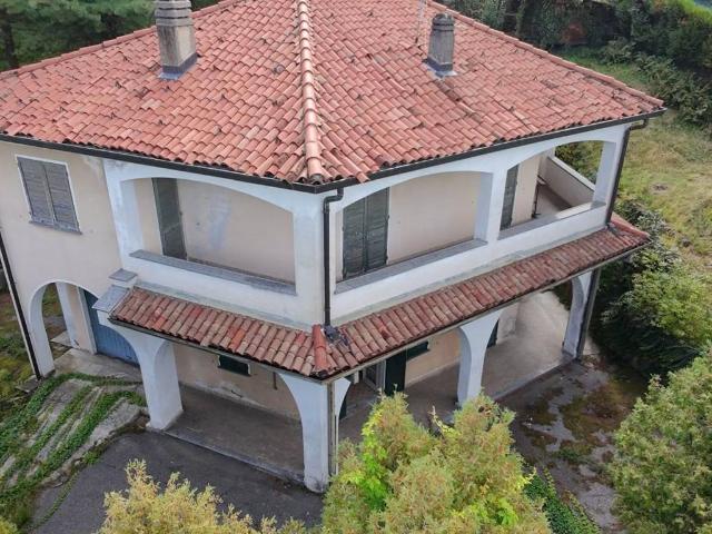 Villa in vendita a Galbiate LC