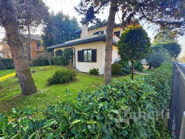 Villa in vendita a Gallarate VA