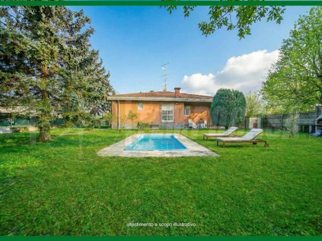Villa in vendita a Gallarate VA