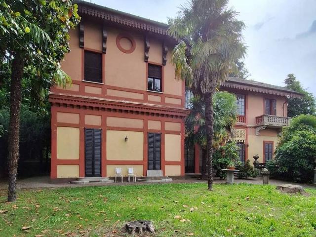 Villa in vendita a Gallarate VA