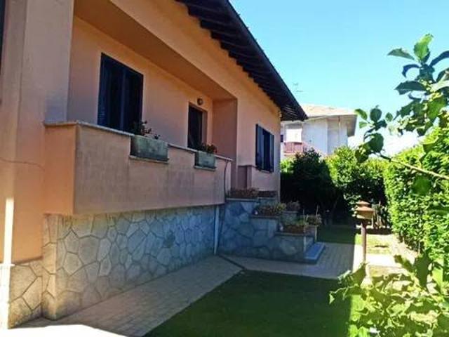 Villa in vendita a Gallarate VA