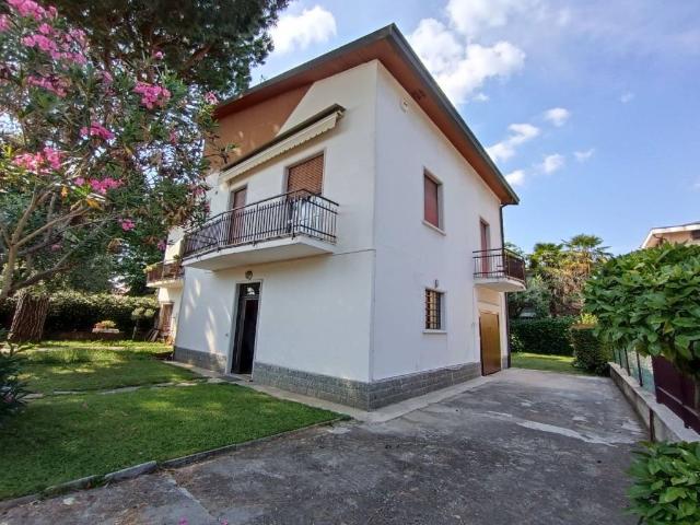 Villa in vendita a Gallarate VA