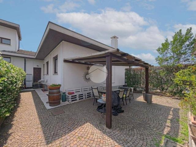 Villa in vendita a Gallarate VA