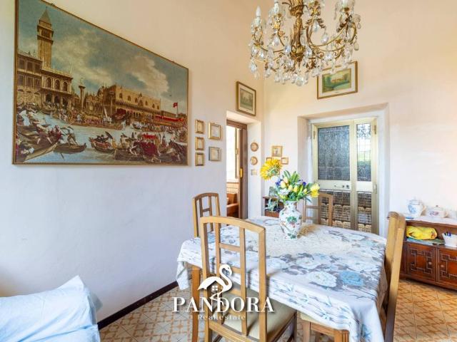 Villa in vendita a Gallarate VA
