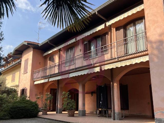 Villa in vendita a Gallarate VA