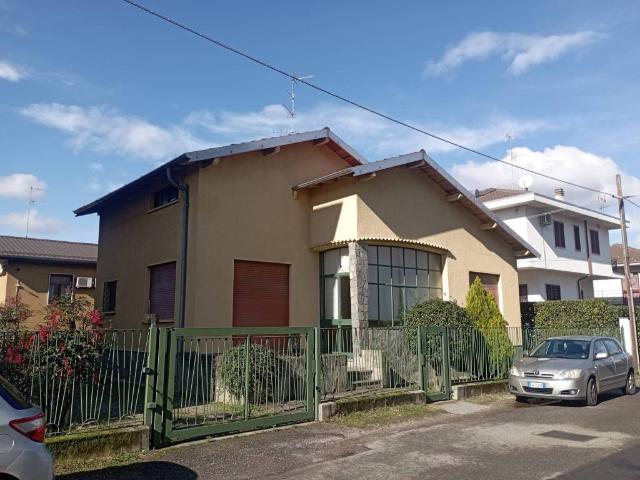 Villa in vendita a Gallarate VA