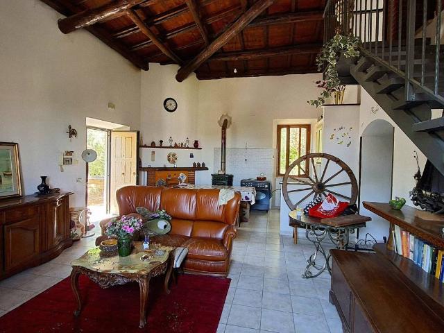 Villa in vendita a Gallese VT