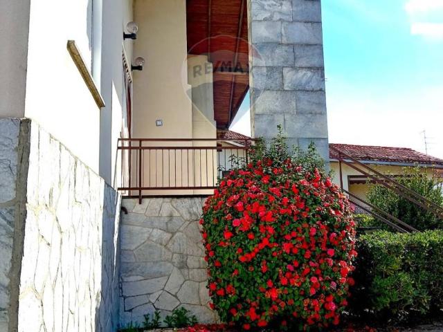 Villa in vendita a Galliate NO