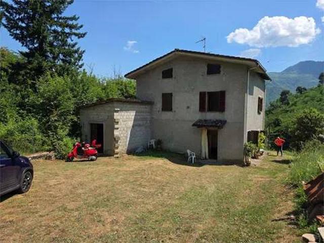 Villa in vendita a Gallicano LU
