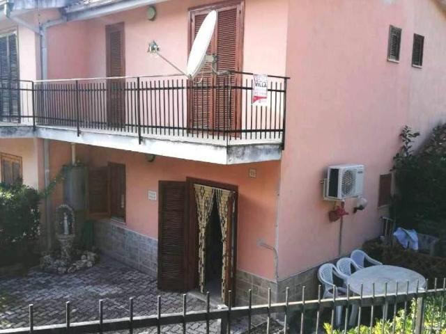 Villa in vendita a Galluccio CE