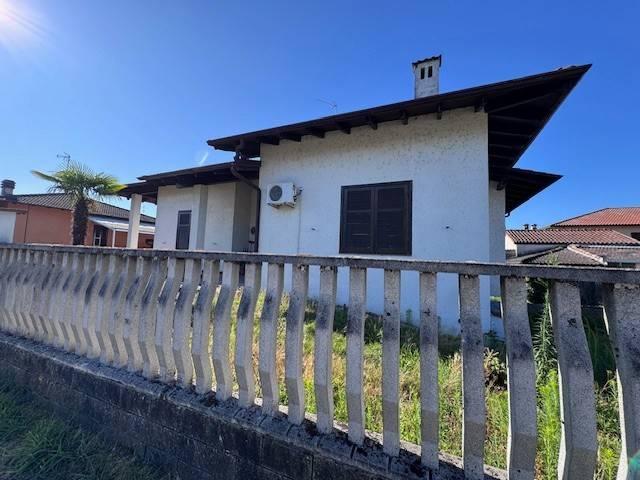 Villa in vendita a Gambolò PV
