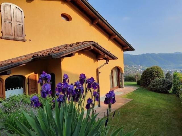 Villa in vendita a Gandino BG