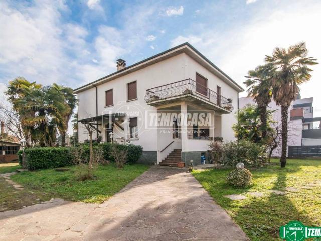 Villa in vendita a Garbagnate Milanese MI