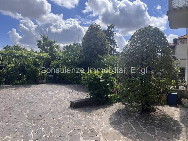 Villa in vendita a Garbagnate Milanese MI
