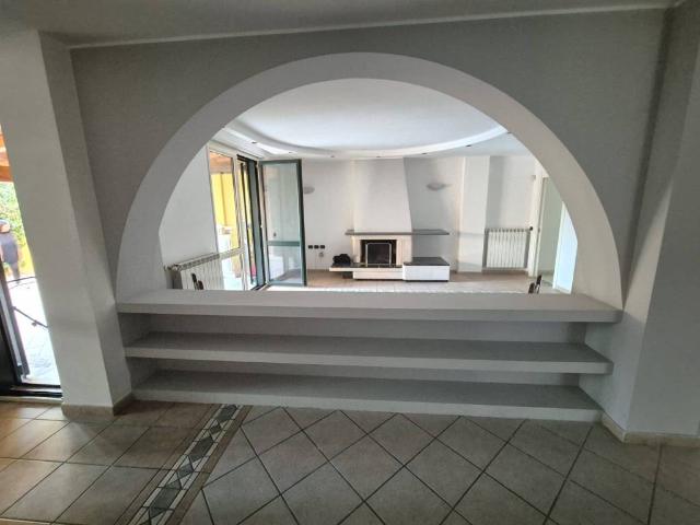 Villa in vendita a Garbagnate Milanese MI