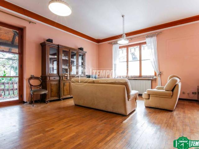 Villa in vendita a Garbagnate Milanese MI