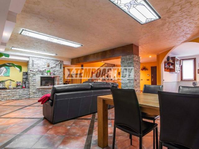 Villa in vendita a Garbagnate Milanese MI