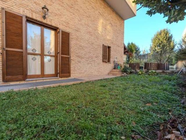 Villa in vendita a Garbagnate Milanese MI