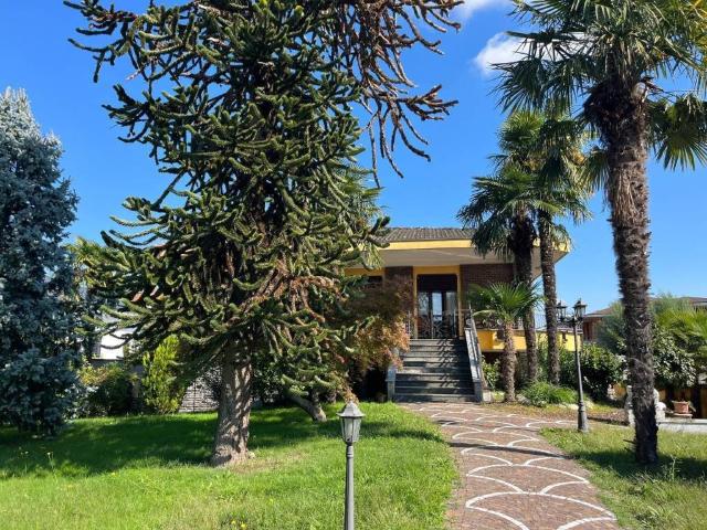 Villa in vendita a Garbagna Novarese NO