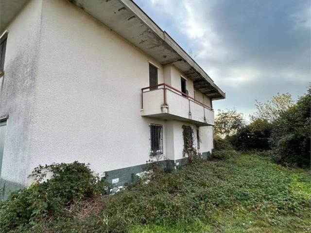 Villa in vendita a Garbagna Novarese NO
