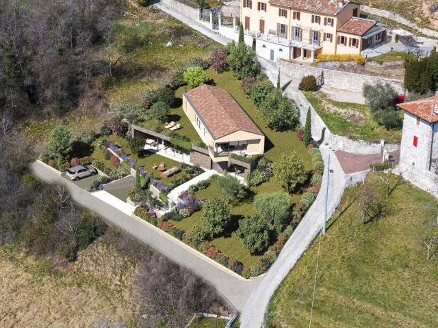 Villa in vendita a Gargnano BS