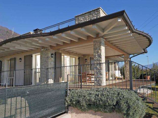 Villa in vendita a Gargnano BS