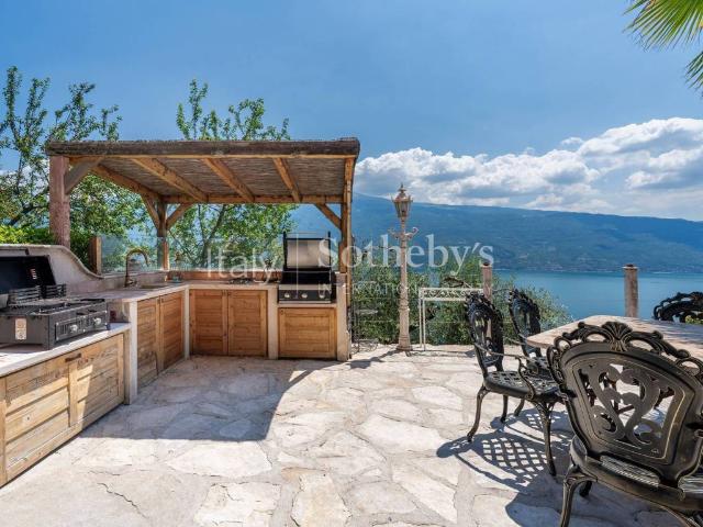Villa in vendita a Gargnano BS
