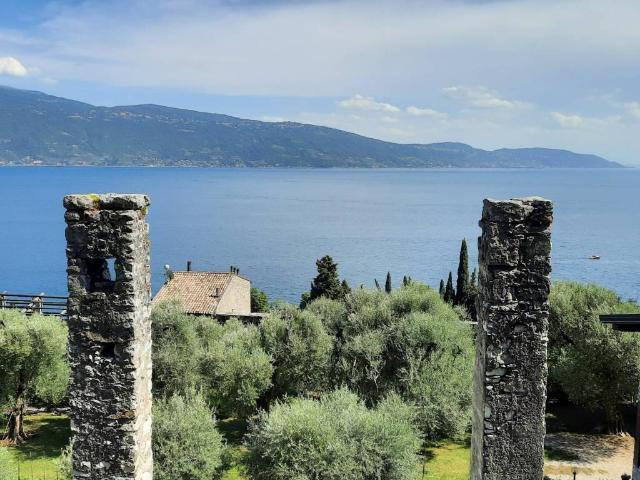Villa in vendita a Gargnano BS