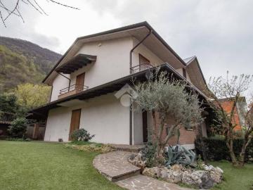 Villa in vendita a Gardone Val Trompia BS